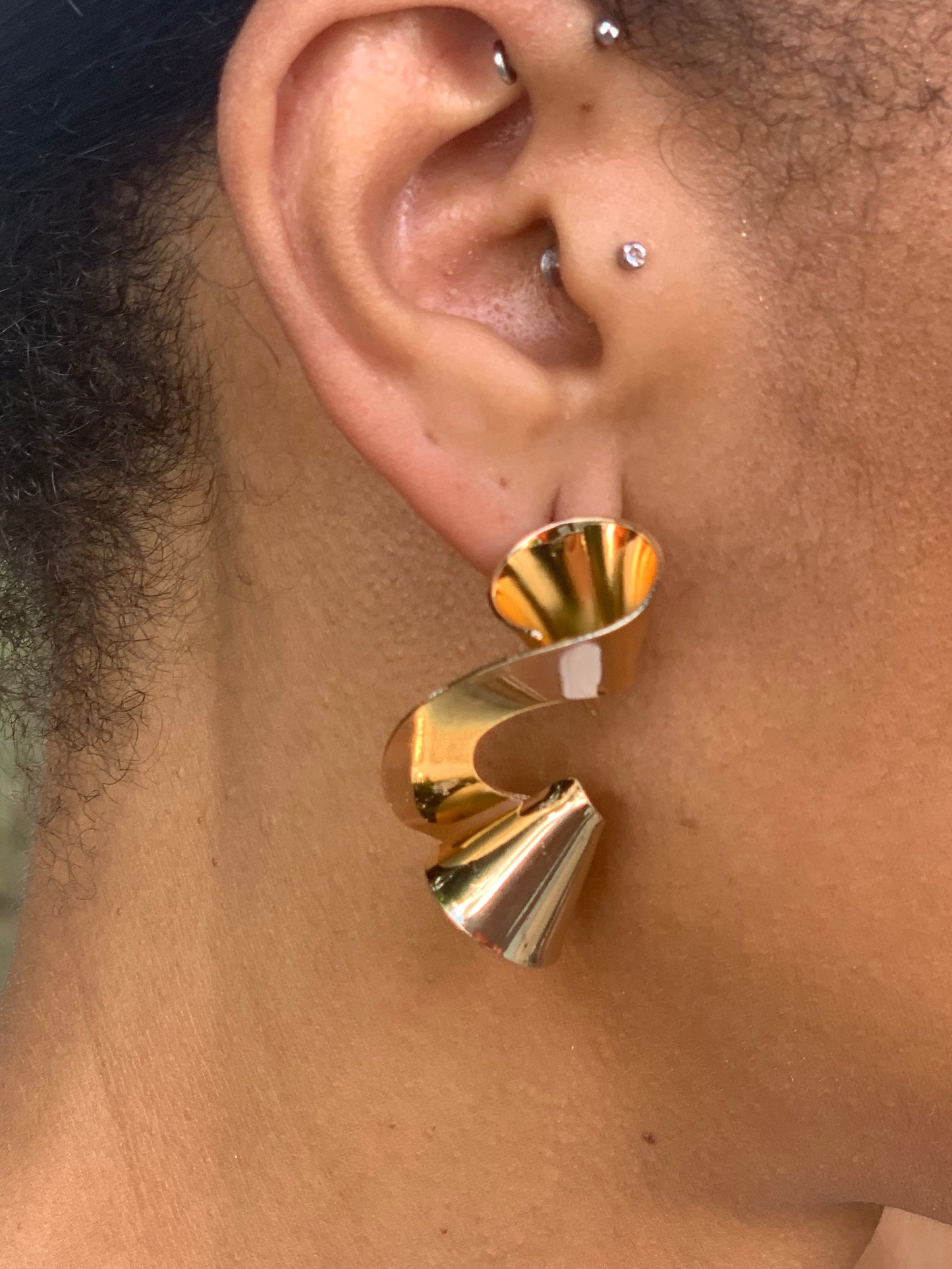FRENCH TWIST EARRINGS
