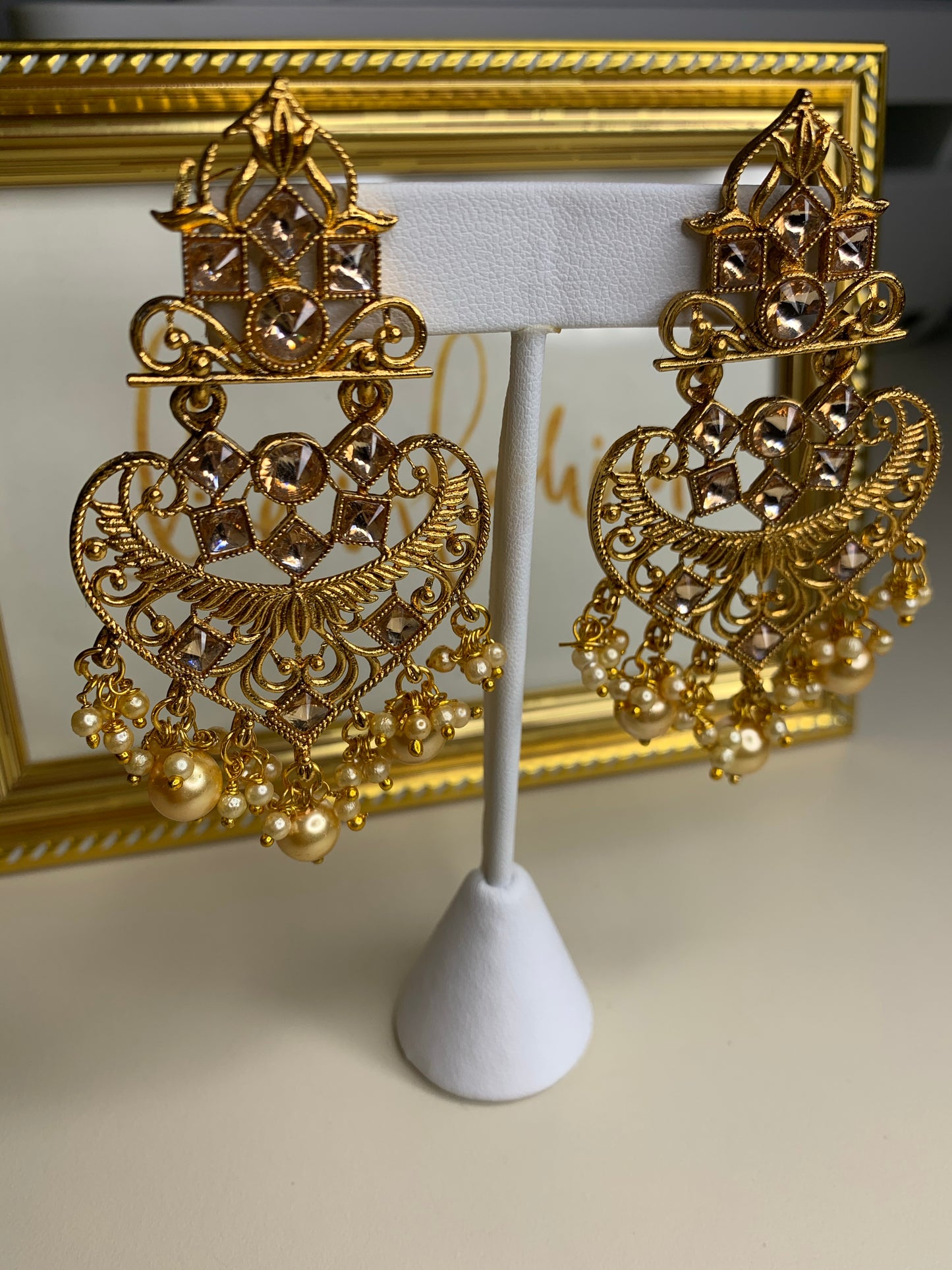 MAJESTY EARRINGS